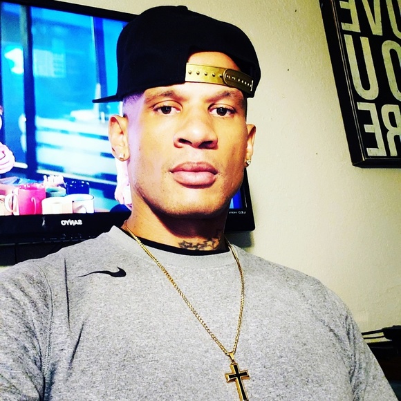 Meet your Posher, Chris - Picture 4 of 6